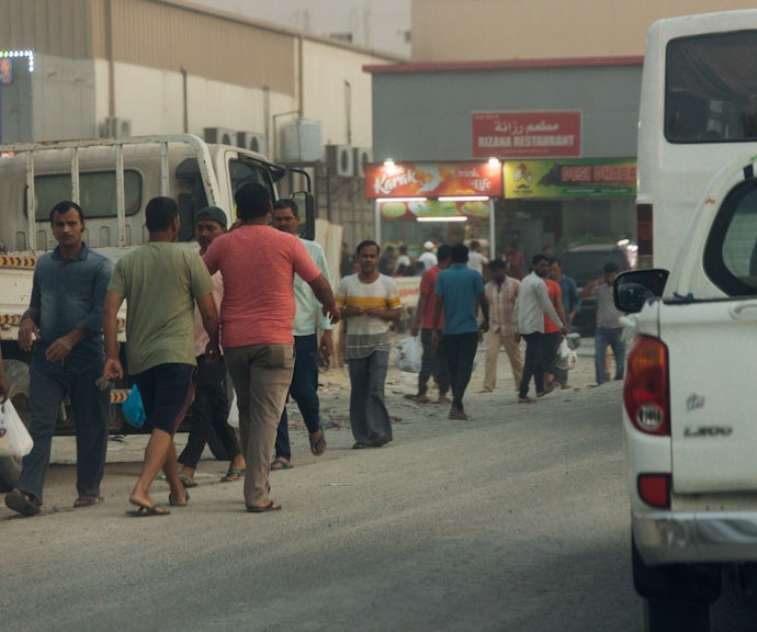Gatebilde fra Kuwait - med fremmedarbeidere.
