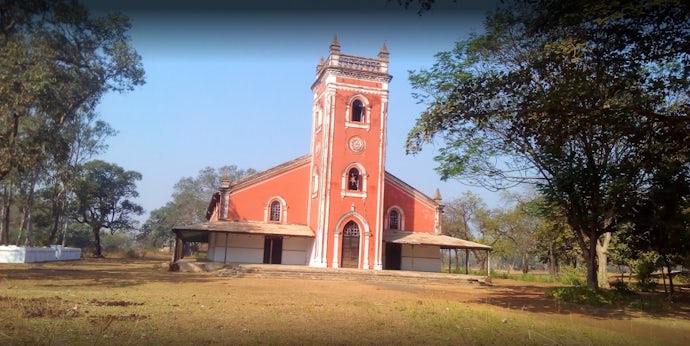 Ebenezer-kirken i Benagaria ved misjonsstasjonen som Lars Olsen Skrefsrud bygde opp i Jharkand, India. Her ligger flere av de norske misjonærpionerene gravlagt.